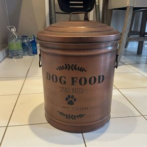 Dog food container GUC